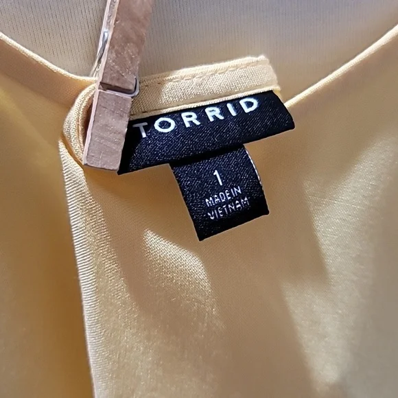 TORRID YELLOW TANK TOP EMBROIDERED EYELET CAMISOLE SLEEVELESS V NECK BLOUSE 1X - Picture 8 of 12